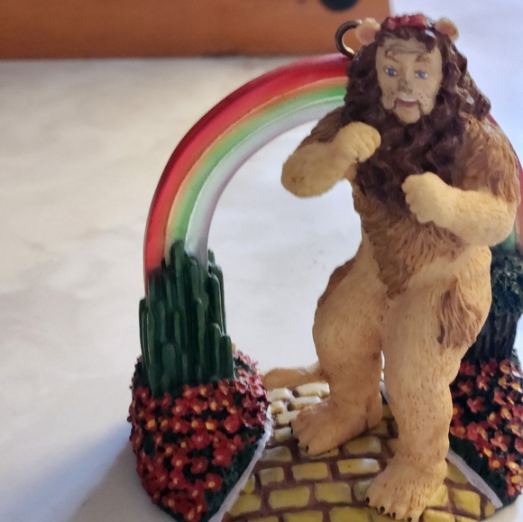 Set of 12 Wizard of Oz ornaments with Certificate of Authenticity - Picture 8 of 16